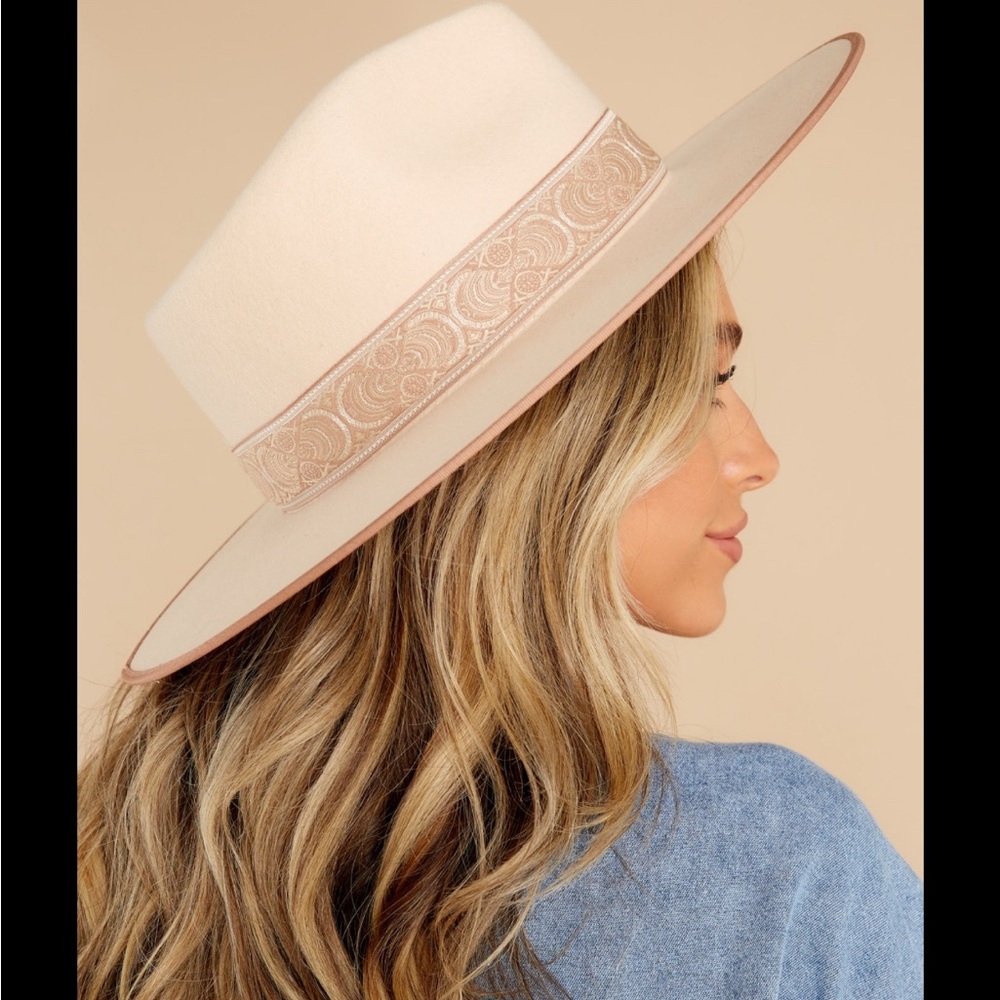Lack of Color Ivory Rancher size S